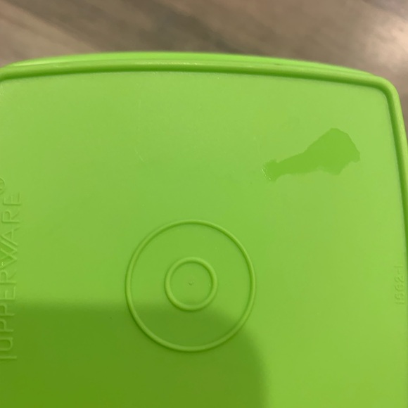 Tupperware Pickle Container Great Condition! - Picture 3 of 4